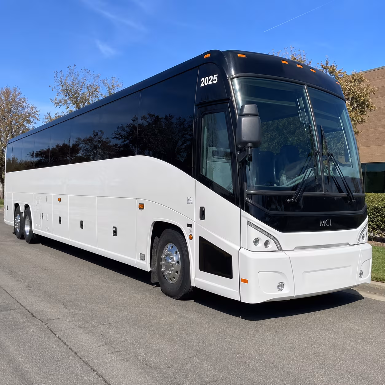 we help you compare buses to six flags new england and the zoo in forest park